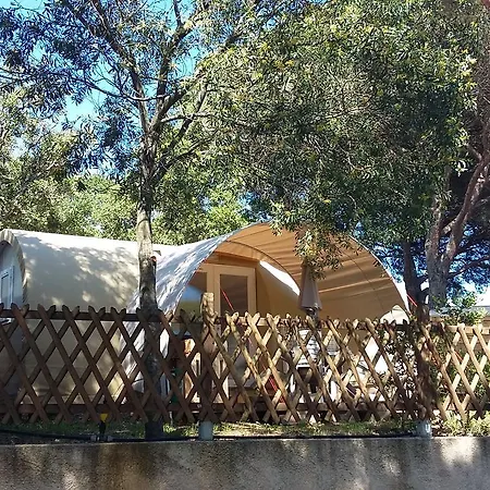 Camping Les Tours Du Pinet Domaine Cezanne Kemp Saint Tropez