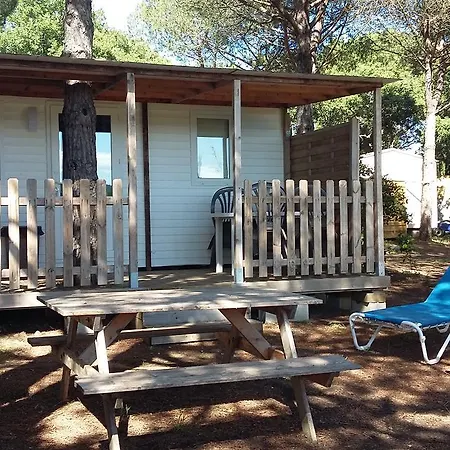 Camping Les Tours Du Pinet Domaine Cezanne Saint Tropez