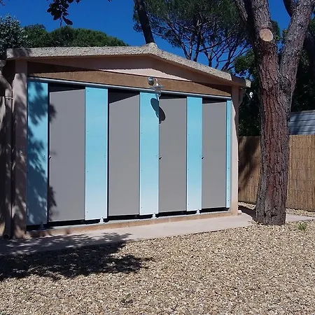Kemp Camping Les Tours Du Pinet Domaine Cezanne Saint Tropez
