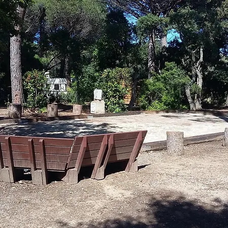 Kemp Camping Les Tours Du Pinet Domaine Cezanne *