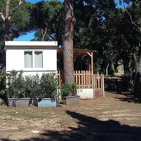Kemp Camping Les Tours Du Pinet Domaine Cezanne Saint Tropez