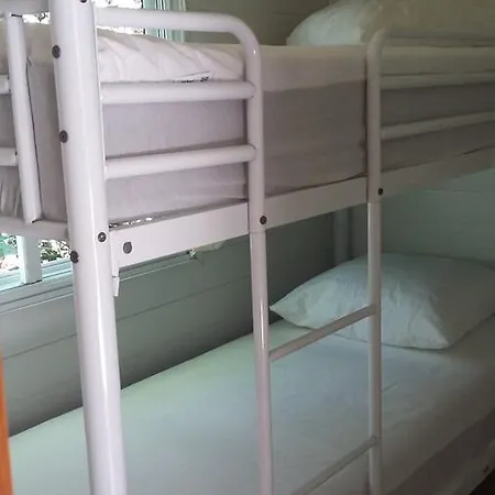 Camping Les Tours Du Pinet Domaine Cezanne *