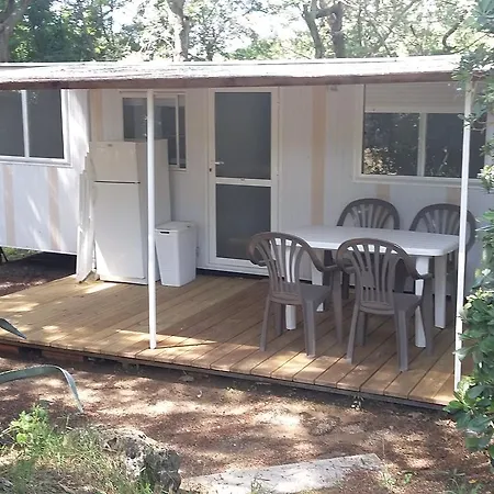 Camping Les Tours Du Pinet Domaine Cezanne Kemp Saint Tropez