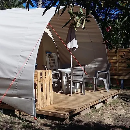Kemp Camping Les Tours Du Pinet Domaine Cezanne Saint Tropez