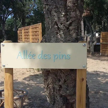 Kemp Camping Les Tours Du Pinet Domaine Cezanne *