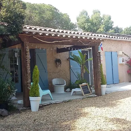 Kemp Camping Les Tours Du Pinet Domaine Cezanne *