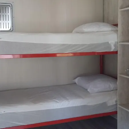 Camping Les Tours Du Pinet Domaine Cezanne سان تروبيه