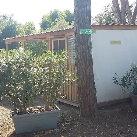 Camping Les Tours Du Pinet Domaine Cezanne